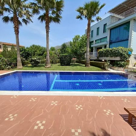 Family Beach Swimming Pool Villa Luanit Tragjas Luaran gambar