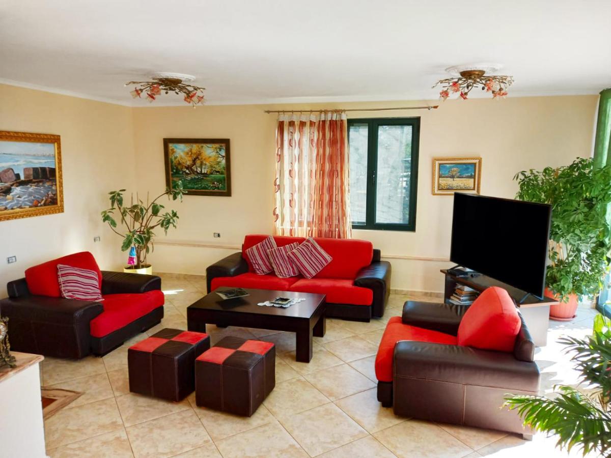 Family Beach Swimming Pool Villa Luanit Tragjas Luaran gambar